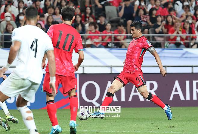 ▲ 홍명보 감독이 이끄는 한국 축구대표팀은 5일 오후 8시 서울월드컵경기장에서 열린 국제축구연맹(FIFA) 2026 북중미 월드컵 아시아지역 3차 예선 B조 1차전에서 팔레스타인과 0-0 무승부를 거뒀다. ⓒ곽혜미 기자