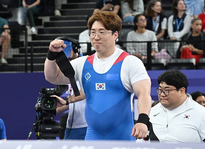 역도 대표팀 김규호가 7일(한국시간) 프랑스 파리 포르트 드 라 샤펠 아레나에서 열린 2024 파리 패럴림픽 역도 남자 80㎏급에서 4위를 기록했다. 사진 | 대한장애인체육회