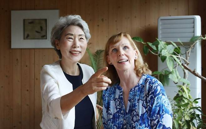 최성애 소장의 초청으로 HD연구소에서 연결 실천 워크숍을 진행한 리타 마리 존슨 박사./사진=채승우