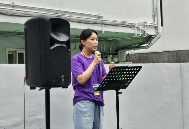 6일 김효선 대표가 '텐메이커 그라운드' 가 열린 서울 마포구 '스페이스비 연남' 1층의 야외 테라스에서 강연을 하고 있다.