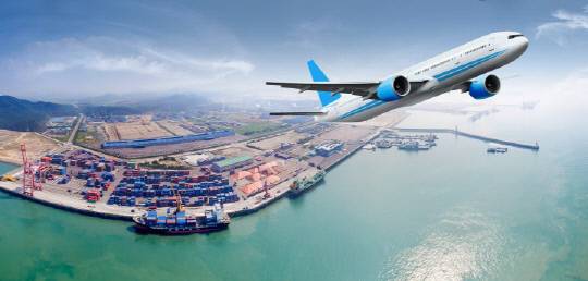 서산 대산항에서 비상하는 비행기 모습. 서산시 제공