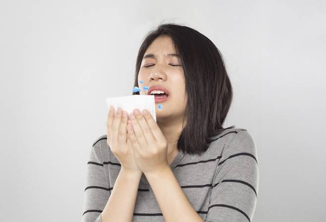 기침과 재채기를 유발하는 신경세포가 각각 따로 존재하는 것으로 나타났다. horillaz/게티이미지뱅크 제공.