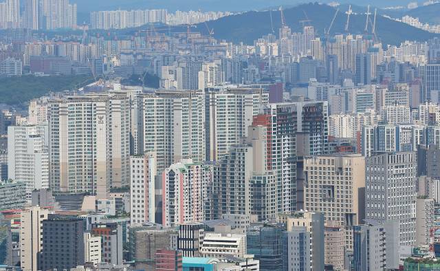 서울 남산에서 바라본 아파트 단지 모습. 연합뉴스