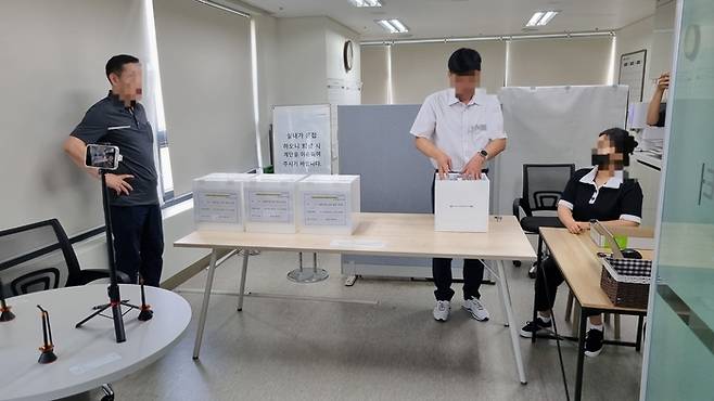 진행되고 있는 용산 베르디움 프렌즈 추가 입주자 오프라인 추첨 현장 [한창호 기자]