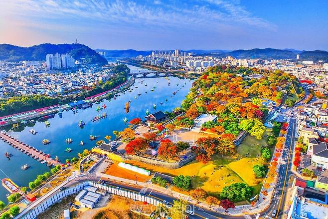 진주성의 가을 /사진-경남도