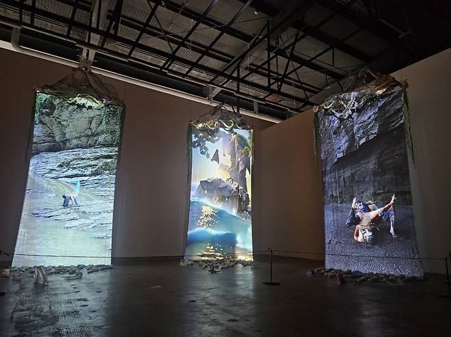 An installation view of "What would you call a weirdness that hasn't quite come together" by Sofya Skidan (Park Yuna/The Korea Herald)