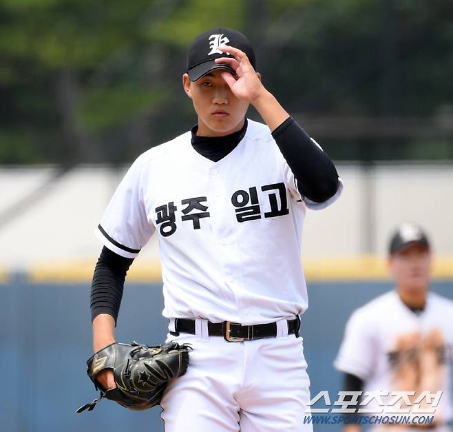 제79회 청룡기 전국고교야구선수권 대회 16강전 안산공업고와 광주제일고의 경기가 11일 서울목동야구장에서 열렸다. 광주일고 김태현이 숨을 고르고 있다. 목동=박재만 기자pjm@sportschosun.com/2024.07.11/