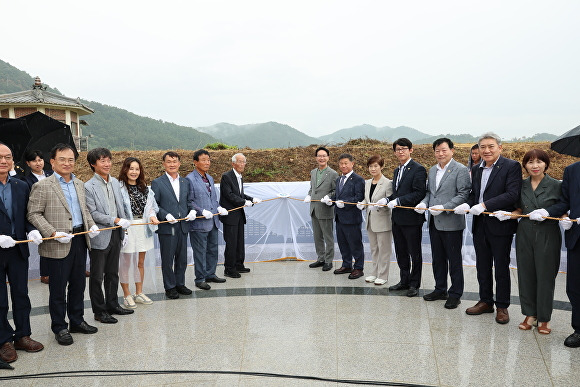 소작답 양도투쟁 농민운동 기념탑 건립 제막식  [사진=고창군 ]