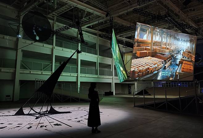 김아영 ‘딜리버리 댄서의 선:인버스’전