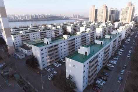 서울 용산구 이촌동 한강맨션. 박해묵 기자