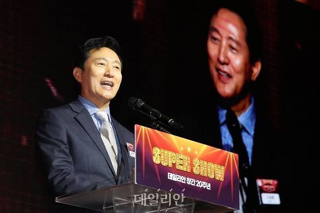 오세훈 서울시장이 지난 4일 오후 서울 여의도 콘래드호텔 그랜드볼룸에서 열린 데일리안 창간 20주년 기념식에서 축사하고 있다. ⓒ데일리안 홍금표 기자