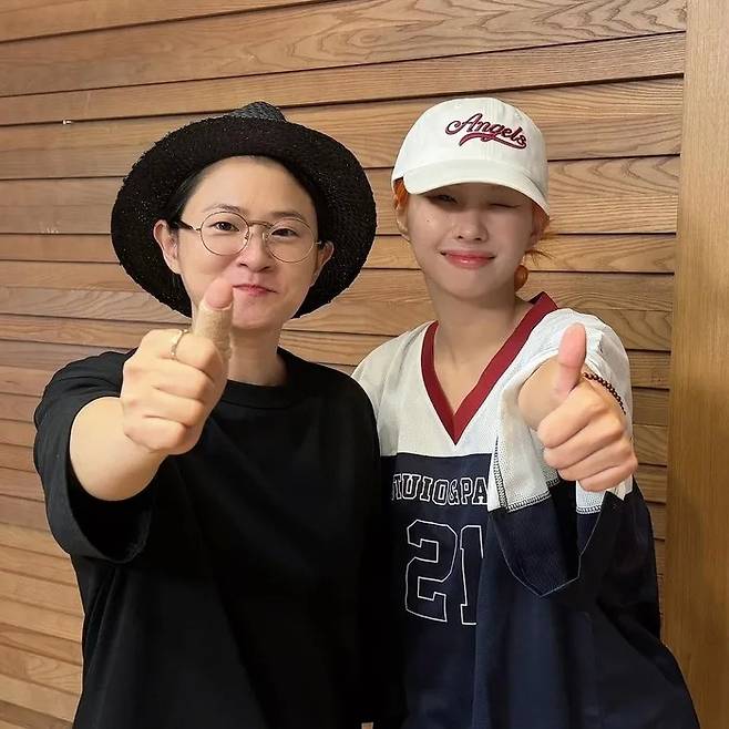 김신영, 전소연. ‘정희’ 인스타그램 캡처