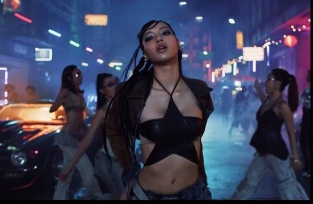 블랙핑크 리사. 사진l‘록스타(ROCKSTAR)’ 뮤직비디오 갈무리