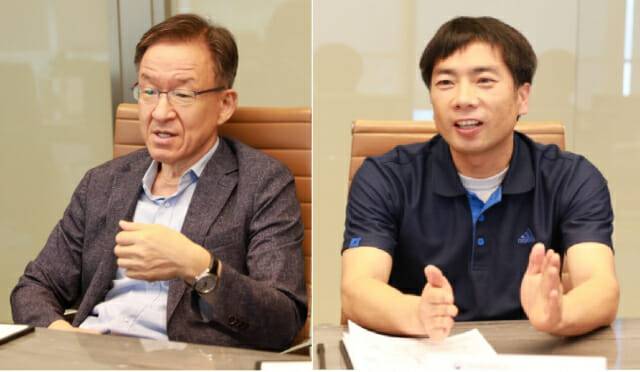 이용호 한국표준과학연구원 초전도양자컴퓨팅시스템연구단장(왼쪽)과 전석남 과기정통부 양자과학기술산업과 사무관.