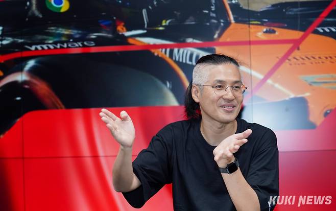 3일 서울 강서구 쿠팡플레이 스튜디오에서 쿠키뉴스와 만난 윤재수 해설위원. 사진=유희태 기자