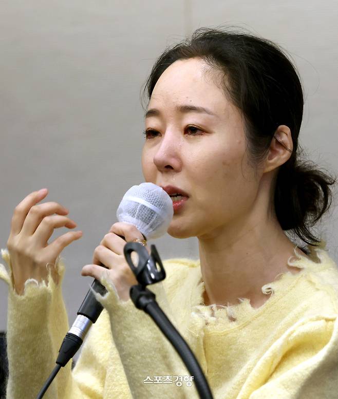 민희진 어도어 대표가 5월 31일 서울 중구 프레스센터에서 어도어 임시주주총회 관련 기자회견을 하고 있다. 권도현 기자