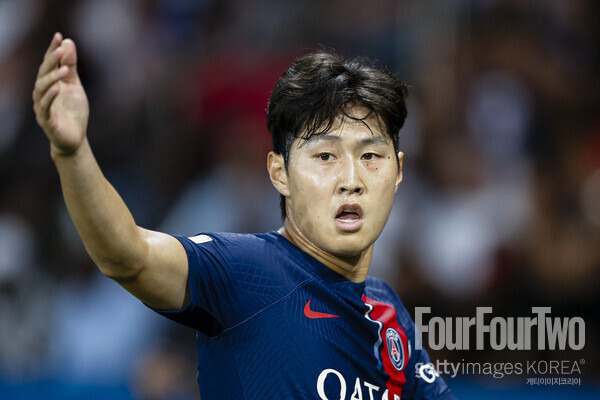 사진=게티이미지. 이강인은 파리 생제르맹(PSG)에서 좋은 평가를 받고 있다. 루이스 캄포스 단장이 라민 야말의 이적설과 관련한 언급 중 이를 직접 드러냈다.