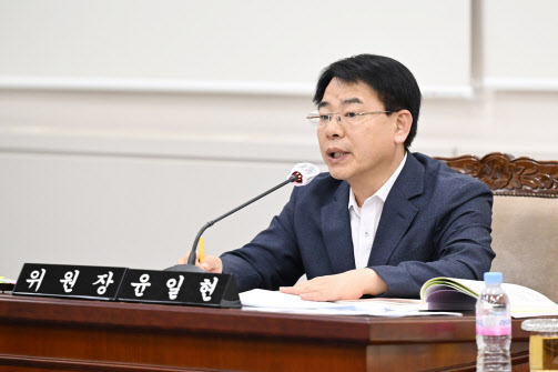 윤일현 전 부산시의원(사진 = 부산시의회)