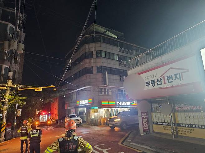 대남 쓰레기 풍선이 떨어진 서울 강서구의 한 건물. (사진=연합뉴스)