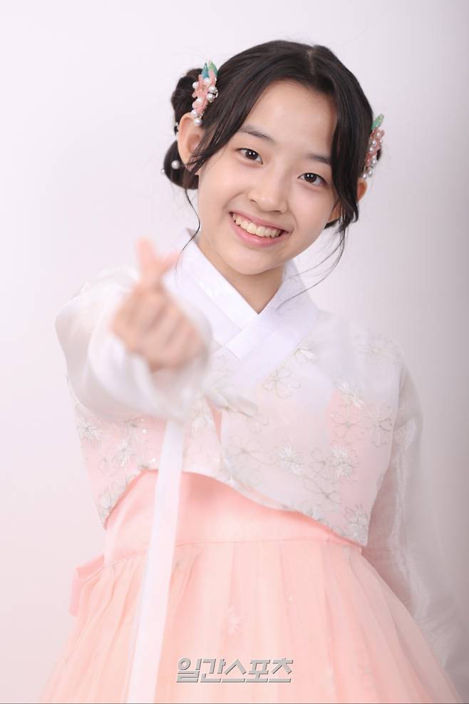 배우 송지우가 10일 오후 서울 중구 순화동 KG타워에서 진행된 일간스포츠와의 인터뷰에 앞서 포즈를 취하고 있다. 서병수 기자 qudtn@edaily.co.kr /2024.09.10/