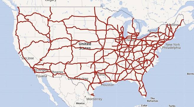 미국 전역을 잇는 주간고속도로. 기본(Primary) 주간고속도로는 총 70개가 있고, 이를 받쳐 주는 보조(auxiliary) 주간고속도로는 수백개에 달한다. /구글 지도