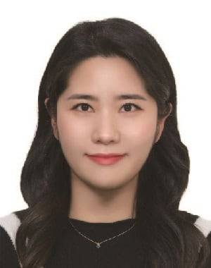 유희영 IGM인사이트 연구소 책임연구원 현 IGM세계경영연구원  프로그램·콘텐츠 기획 담당