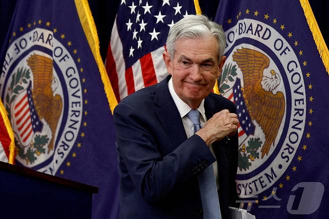 제롬 파월 연방준비제도(연준) 의장이 14일(현지시간) 미국 워싱턴의 연준 청사에서 기자회견을 마치고 퇴장하고 있다. 2022.12.14 ⓒ 로이터=뉴스1 ⓒ News1 유수연 기자