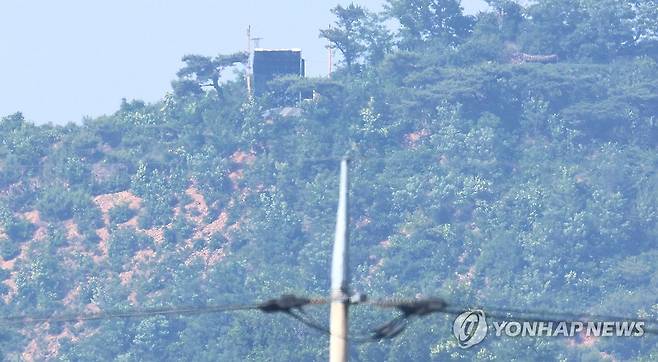 강화도 바로 앞에 설치된 북한 대남 확성기 [연합뉴스 자료사진]