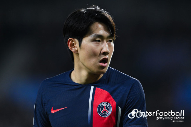 사진=게티 이미지/파리 생제르맹(PSG)은 오전 4시(한국시간) 프랑스 파리에 위치한 파르크 데 프랭스에서 열린 2024-25시즌 유럽축구연맹(UEFA) 챔피언스리그(UCL) 리그 페이즈 1차전에서 지로나에 1-0으로 승리했다. 이강인은 교체 출전해 27분을 소화했고 패스 성공률 100%를 기록했다.