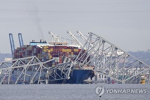 지난 3월 대형 선박의 교각 충돌로 무너진 볼티모어 ‘프랜시스 스콧 키 브리지’ <사진=AP 연합뉴스>