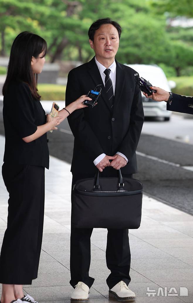 [서울=뉴시스] 김근수 기자 = 류광진 티몬 대표가 19일 오전 서울 서초구 서울중앙지방검찰청에서 사기 혐의 피의자 신분으로  조사를 받기 위해 출석하고 있다. 2024.09.19. ks@newsis.com