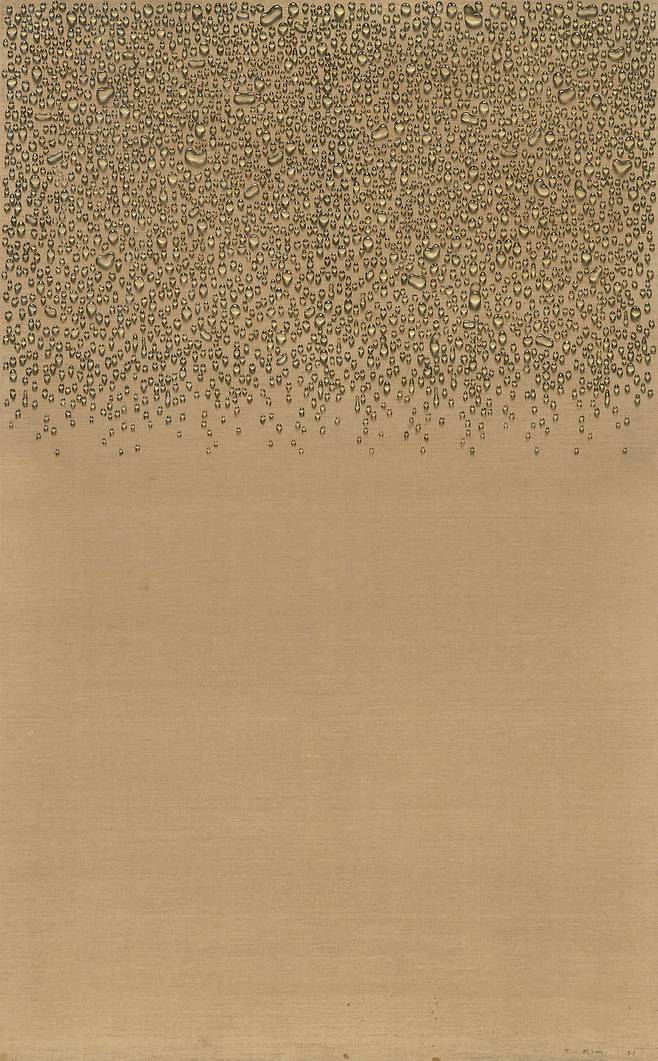 김창열 Kim TschangYeul 1929 - 2021 물방울 Waterdrops oil on linen 198×123cm | 1973 케이옥션 제공.