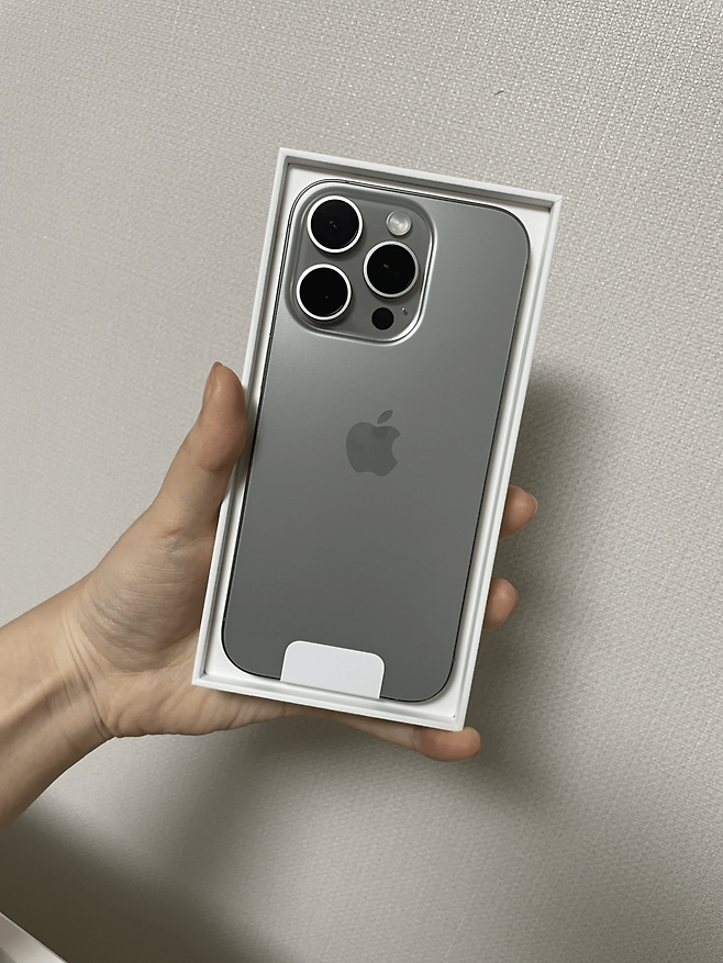 image.png 아이폰 16 시리즈 실물 샷.JPG