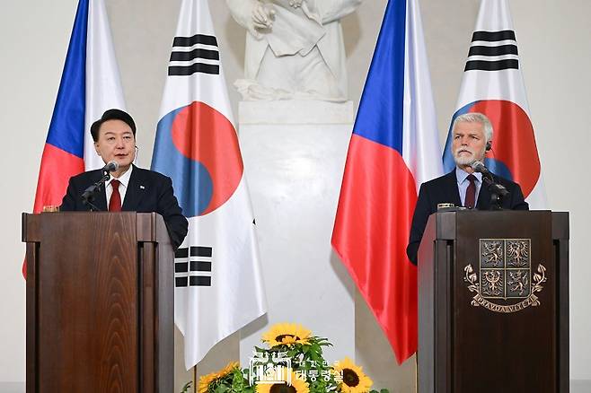 9월 19일 윤석열 대통령은 페트르 파벨 대통령과 함께 공동기자회견을 갖고 정상회담의 결과를 양국 국민들께 직접 설명했다.(대통령실 홈페이지)