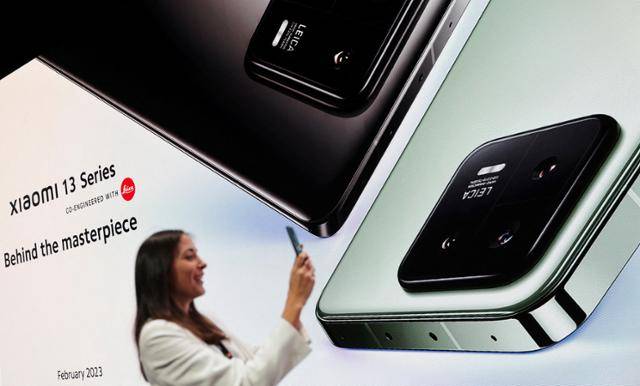 샤오미가 2023년 2월 스페인 바르셀로나에서 열린 '모바일월드콩그레스'에서 신제품을 소개하는 모습. 바르셀로나=로이터 연합뉴스