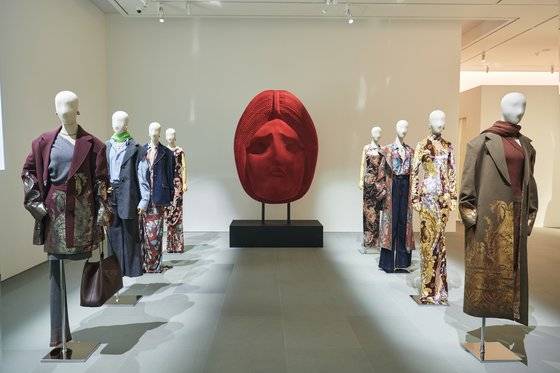 에트로가 최근 발표한 2024 가을-겨울 컬렉션 프레젠테이션. [사진 에트로]