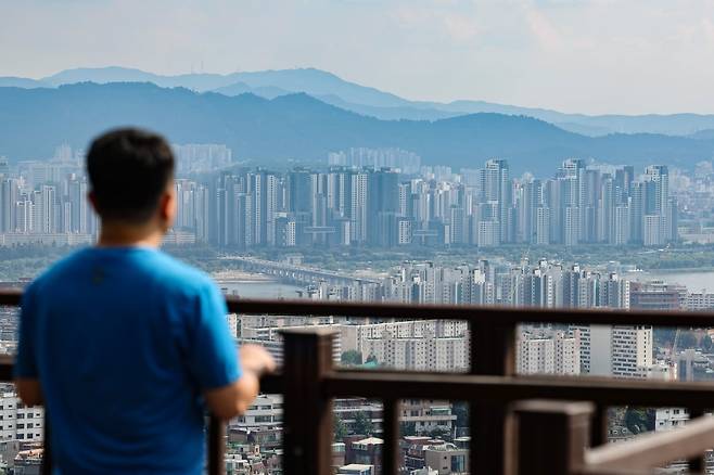 서울 남산에서 바라본 서초구 일대 아파트. 사진=연합뉴스