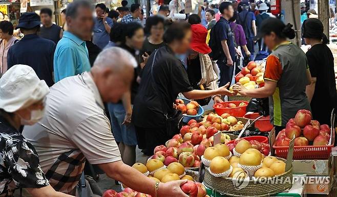 서울에 있는 한 전통시장 풍경. 연합뉴스 제공