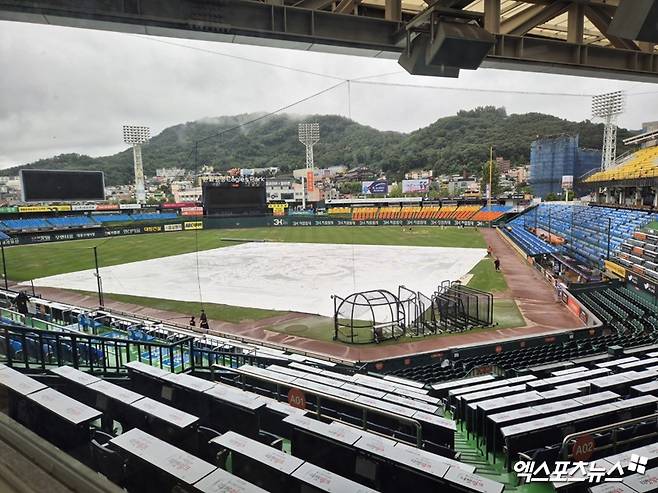 21일 대전 한화생명이글스파크에서 열릴 예정이었던 2024 신한 SOL Bank KBO리그 롯데 자이언츠와 한화 이글스의 팀 간 15차전이 우천취소됐다. 사진 엑스포츠뉴스