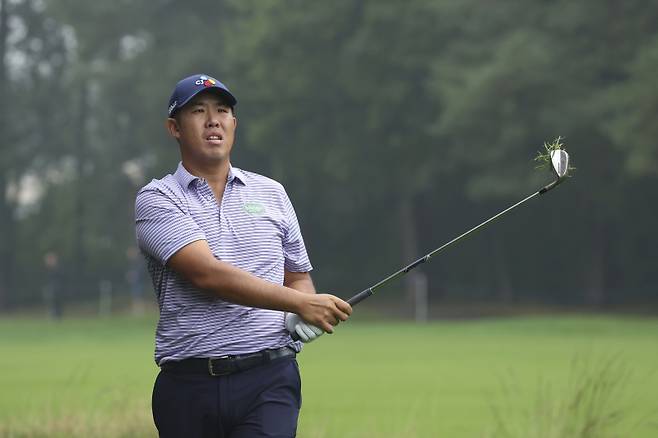 <yonhap photo-5384=""> Byeong Hun An, of South Korea, reacts after he plays out of the rough on the 15th hole during the final round of the British PGA golf Championship in Wentworth, England, Sunday, Sept. 22, 2024. (AP Photo/Ian Walton)/2024-09-22 22:14:38/ <저작권자 ⓒ 1980-2024 ㈜연합뉴스. 무단 전재 재배포 금지, AI 학습 및 활용 금지></yonhap>