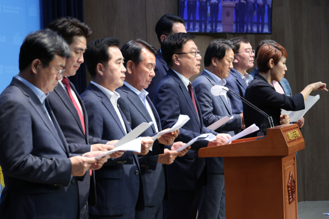 ▲국민의힘 사무총장인 서범수 의원이 20일 오전 서울 여의도 국회 소통관에서 고려아연에 대한 사모펀드의 적대적 인수·합병(M&A) 시도에 대한 우려와 반대 입장을 밝히고 있다. ⓒ연합뉴스