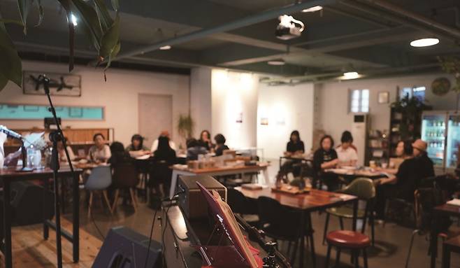 대구나 경기도 화성처럼 사람이 적지 않은 곳에서도 서점은 문을 닫는다. [사진=더스쿠프 포토]