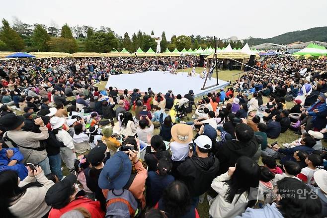 작년 안성맞춤 남사당 바우덕이 축제 모습 [안성시 제공. 재판매 및 DB 금지]