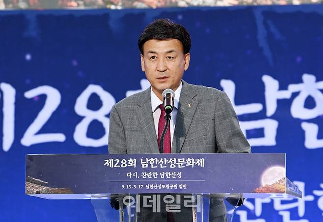 지난해 열린 제28회 광주시 남한산성문화제에서 방세환 광주시장이 인사말을 하고 있다.(사진=경기 광주시)