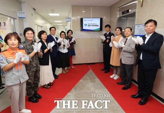 과천시-과천서는 24일 바로희망팀 운영 업무협약 및 개소식을 가졌다./과천시