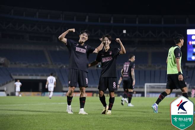 이정빈(오른쪽)이 득점 후 기뻐하는 모습. 사진=프로축구연맹