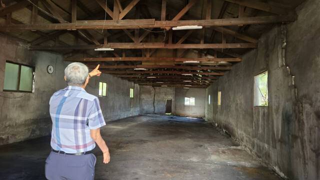 한센인 정착마을 중 하나인 양주시 천성마을에 있는 폐축사 여러 동이 수십년째 방치돼 있다. 오민주기자