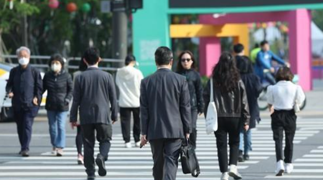 출근하는 직장인들/사진=연합뉴스