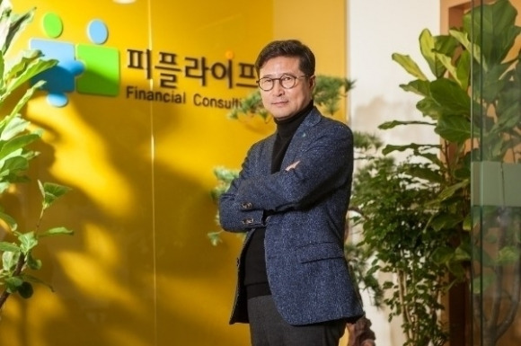 현학진 전 피플라이프 회장