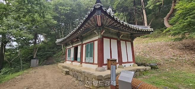 산신각